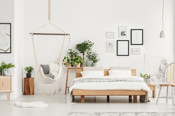 Use a Small Swing at Small Bedroom